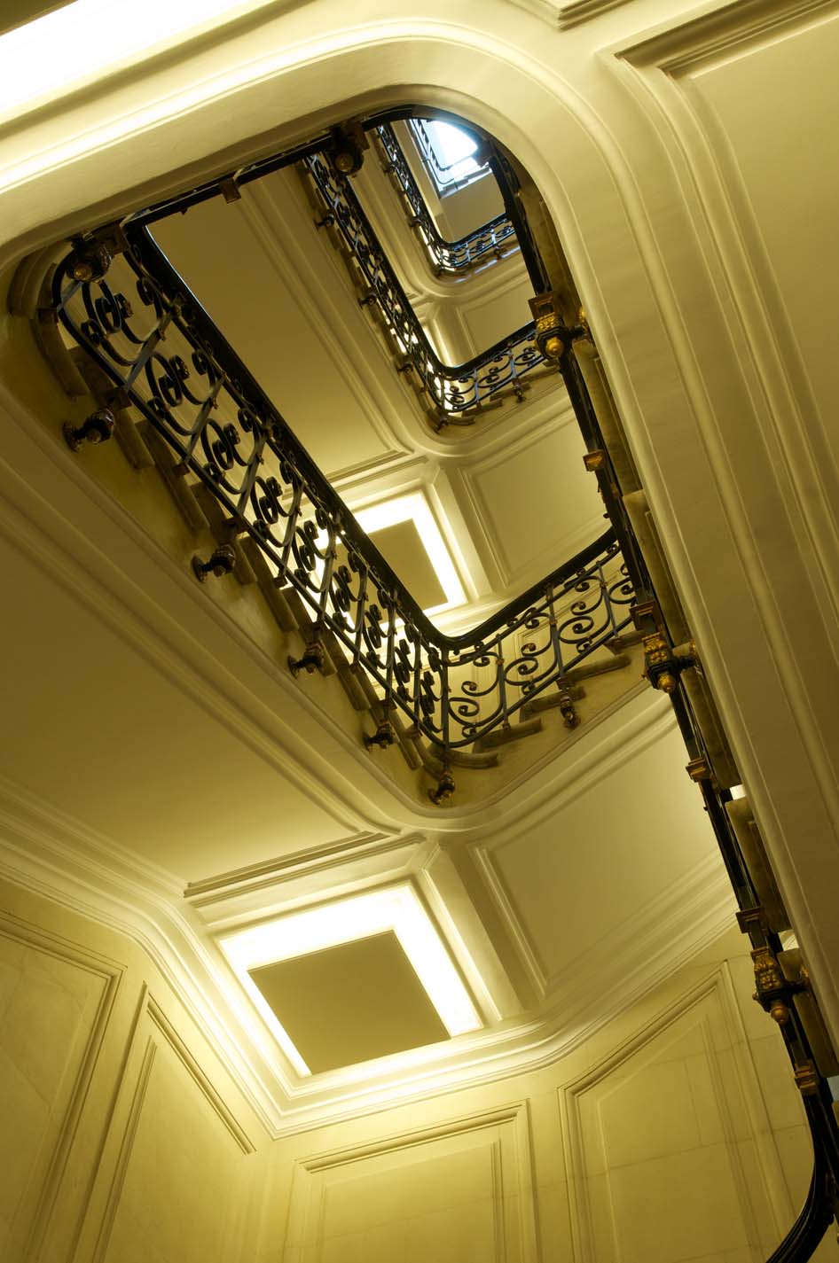 Cage d'escalier rénovée